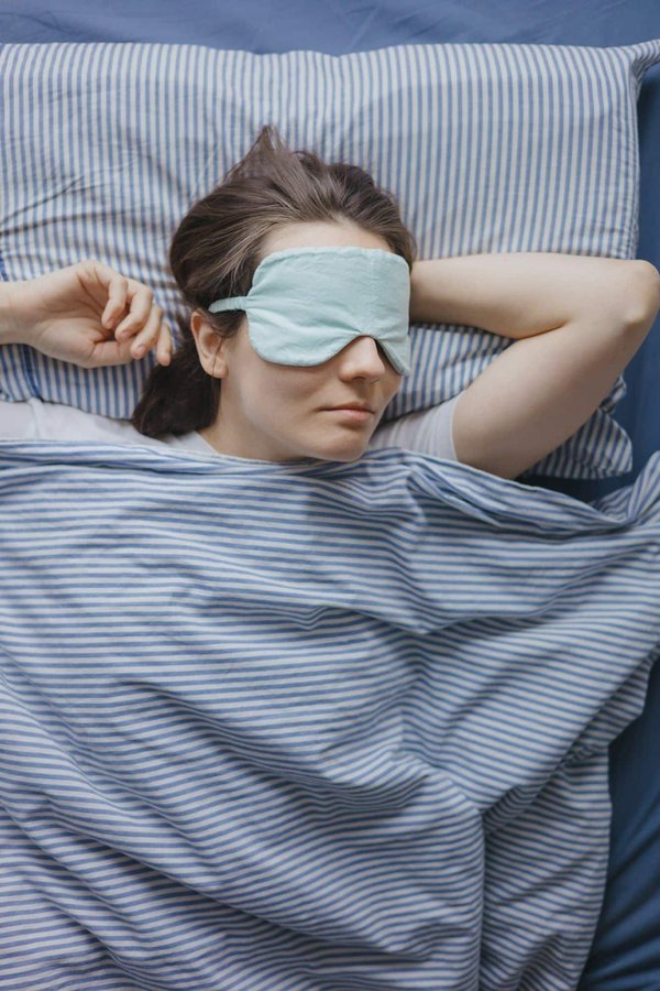 ¿Cuáles son los mejores métodos para recuperarse después de una sesión de entrenamiento intensa de fútbol?